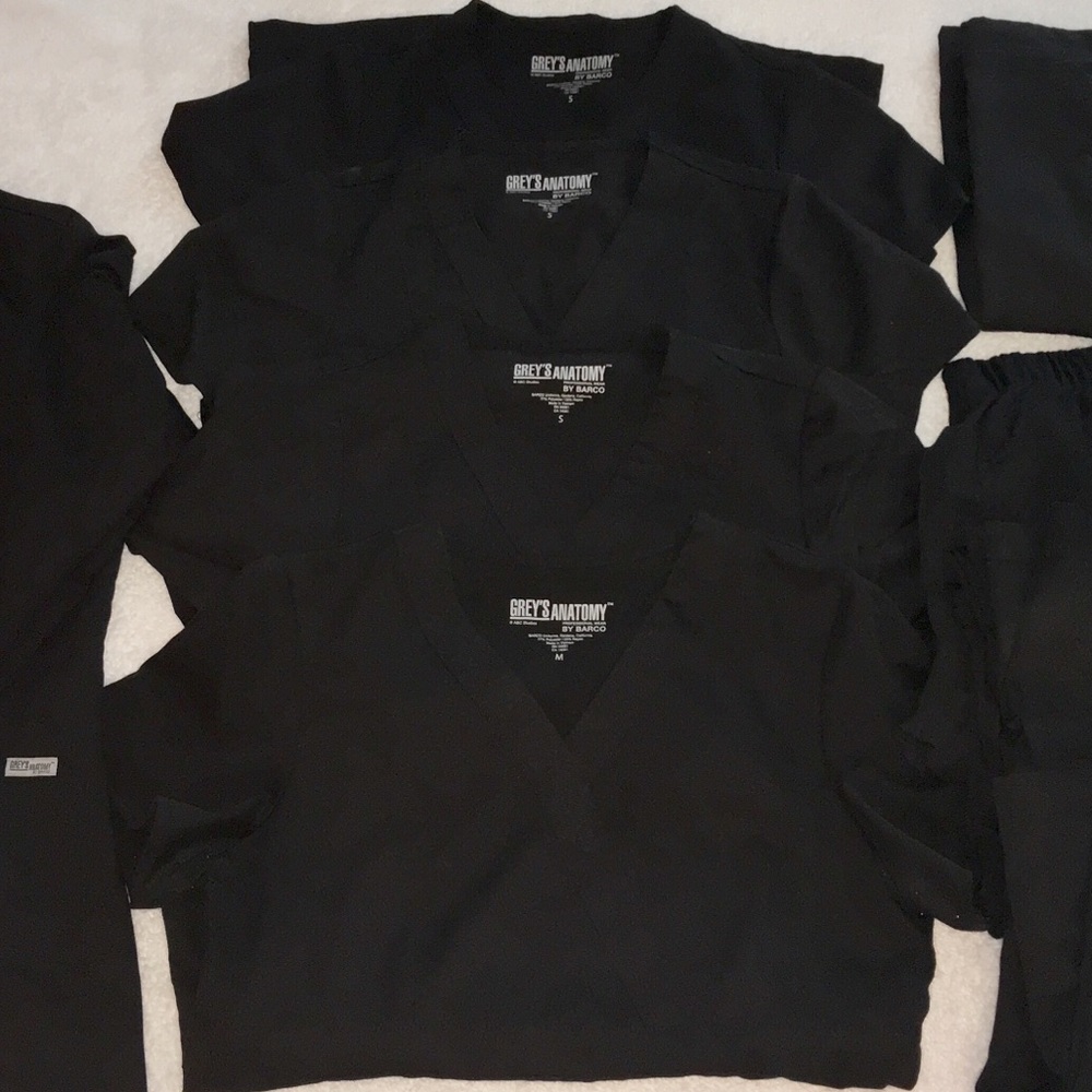 Grey’s Anatomy Scrubs (4 tops)